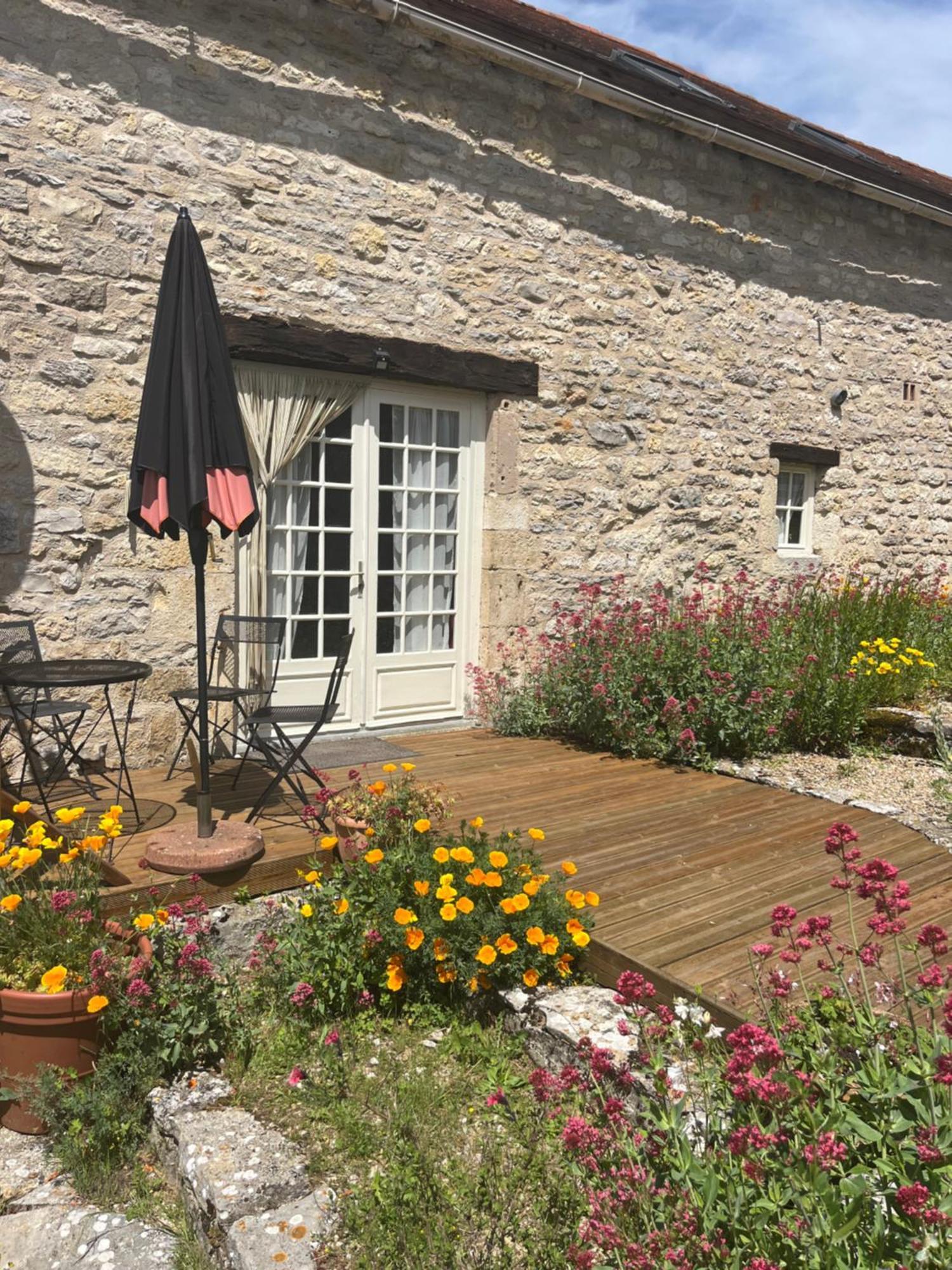 Les Gites Perard Caylus Екстериор снимка